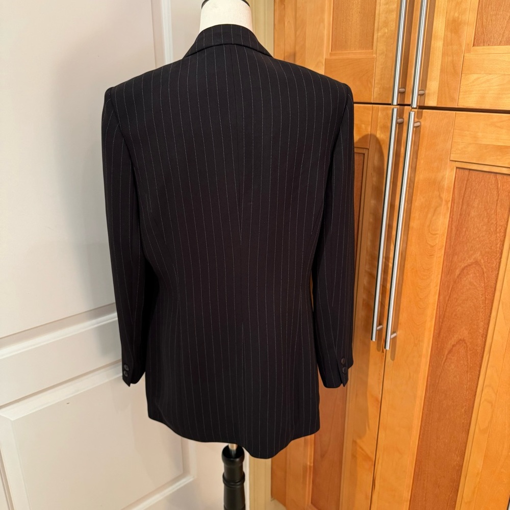 CASUAL CORNER. VINTAGE‎ NWT. Black Pinstripe Blazer. Two buttons in front. - Picture 4 of 12